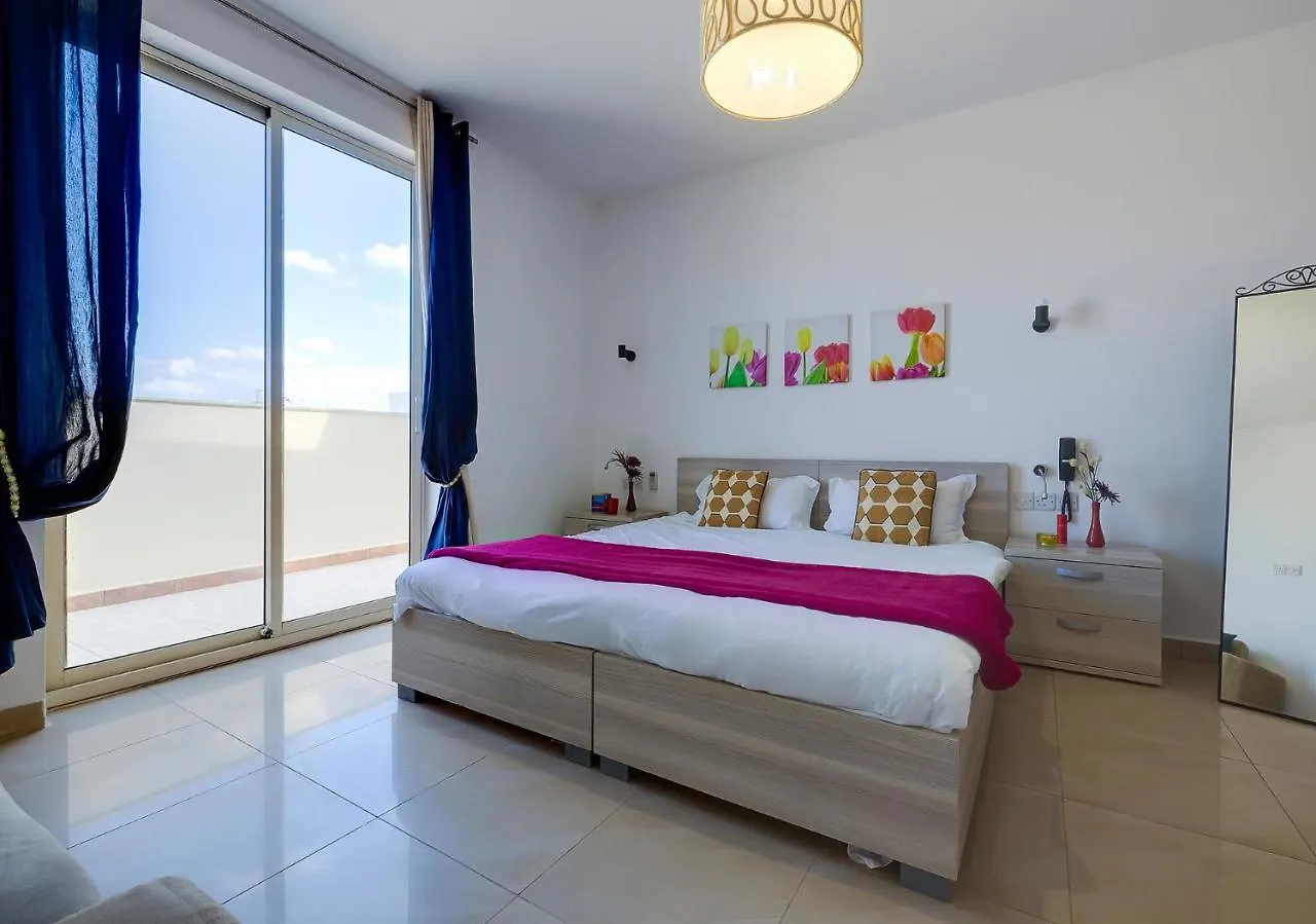 Cosy 1Br Penthouse Close To The Promenade Sliema 0*,  Malta